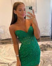 Load image into Gallery viewer, Green Sweetheart Corset Back Bodycon Lace Homecoming Dress