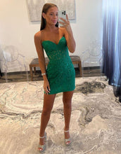 Load image into Gallery viewer, Green Sweetheart Corset Back Bodycon Lace Homecoming Dress