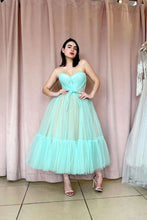 Load image into Gallery viewer, New Design A-line Tea Length Strapless Homecoming Dress