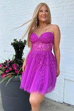 Load image into Gallery viewer, A-Line Strapless Lace Up Short Tulle Homecoming Dress with Appliques
