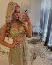 Load image into Gallery viewer, Gorgeous A Line Spaghetti Straps Champagne Tulle Short Homecoming Dress with Keyhole
