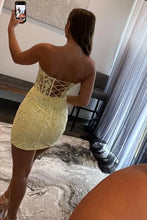 Load image into Gallery viewer, Black Sweetheart Lace Up Short Homecoming Dress with Appliques
