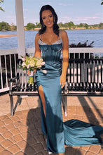 Load image into Gallery viewer, Styish Mermaid Spaghetti Straps Corset Green Prom Dress with Beading