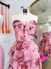 Load image into Gallery viewer, New A Line Sweetheart Blue Printed Short Homecoming Dress with Ruffles
