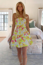 Load image into Gallery viewer, Charming A Line Strapless Light Green Floral Printed Short Homecoming Dress