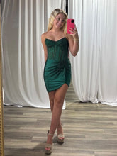 Load image into Gallery viewer, Dazzling Sheath Strapless Gold Corset Homecoming Dress with Beading
