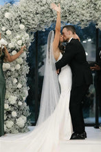 Load image into Gallery viewer, Elegant Mermaid Strapless White Long Wedding Dress with Button Up
