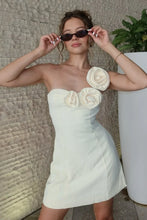 Load image into Gallery viewer, Fashionable Sheath One Shoulder Light Yellow Short Homecoming Dress with 3D Flowers
