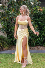 Load image into Gallery viewer, Trendy Mermaid Spaghetti Straps Green Corset Prom Dress with Split Front
