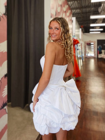 Cute Sheath Strapless White Short Homecoming Dress with Ruched