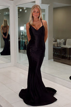 Load image into Gallery viewer, Bling Mermaid Spaghetti Straps Black Long Prom Dress with Beading