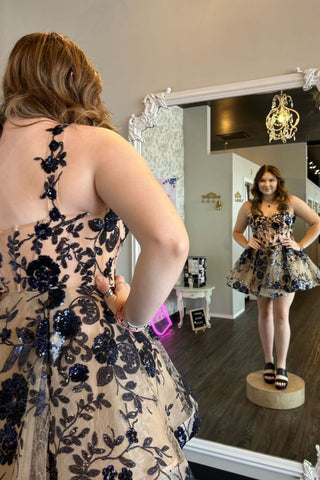 Champagne A-Line Straps Short Tulle Homecoming Dress with Black Appliques