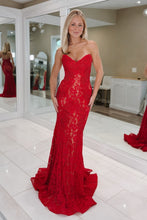 Load image into Gallery viewer, Charming Mermaid Sweetheart Red Lace Long Prom Dress with Train