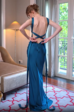 Load image into Gallery viewer, Charming Mermaid V Neck Blue Long Prom Dress with Open Back