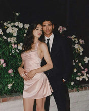 Load image into Gallery viewer, Charming Sheath Halter Neck Light Pink Short Homecoming Dress with Pearls