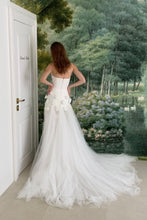Load image into Gallery viewer, Charming Pink Mermaid Strapless Long Tulle Prom Dress with 3D Flowers
