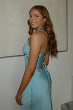 Load image into Gallery viewer, Charming Sheath Spaghetti Straps Pink Long Prom Dress with Criss Cross Back