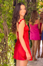 Load image into Gallery viewer, Chic Sheath Spaghetti Straps Yellow Satin Short Homecoming Dress with Appliques
