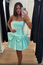 Load image into Gallery viewer, Cute A Line Strapless Light Green Short Homecoming Dress with Pearls Bowknot