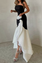 Load image into Gallery viewer, Elegant Black and White Mermaid Strapless Long Formal Party Dress
