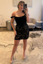 Load image into Gallery viewer, Elegant Off-Shoulder Lace Bodycon Homecoming Dress with Bow Waist
