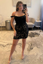 Load image into Gallery viewer, Elegant Off-Shoulder Lace Bodycon Homecoming Dress with Bow Waist
