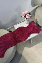 Load image into Gallery viewer, Sparkly Mermaid Spaghetti Straps Red Sequins Long Prom Dress with Ruched