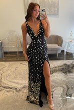 Load image into Gallery viewer, Fashionable Mermaid V Neck Black Sequins Long Prom Dress with Split Front