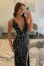 Load image into Gallery viewer, Fashionable Mermaid V Neck Black Sequins Long Prom Dress with Split Front