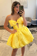 Load image into Gallery viewer, Chic A Line Strapless Red Corset Homecoming Dress with Bowknot
