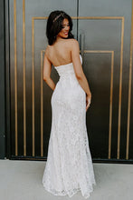 Load image into Gallery viewer, Gorgeous Mermaid Sweetheart White Lace Long Prom Dress with Beading Pearls