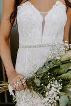 Load image into Gallery viewer, Gorgeous Mermaid Sweetheart White Lace Long Prom Dress with Beading Pearls