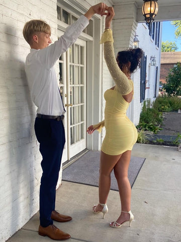 Gorgeous Sheath Sweetheart Yellow Short Homecoming Dress with Long Sleeves