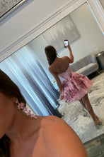 Load image into Gallery viewer, Floral A-Line Sweetheart Short Tiered Homecoming Dress with Lace Detail
