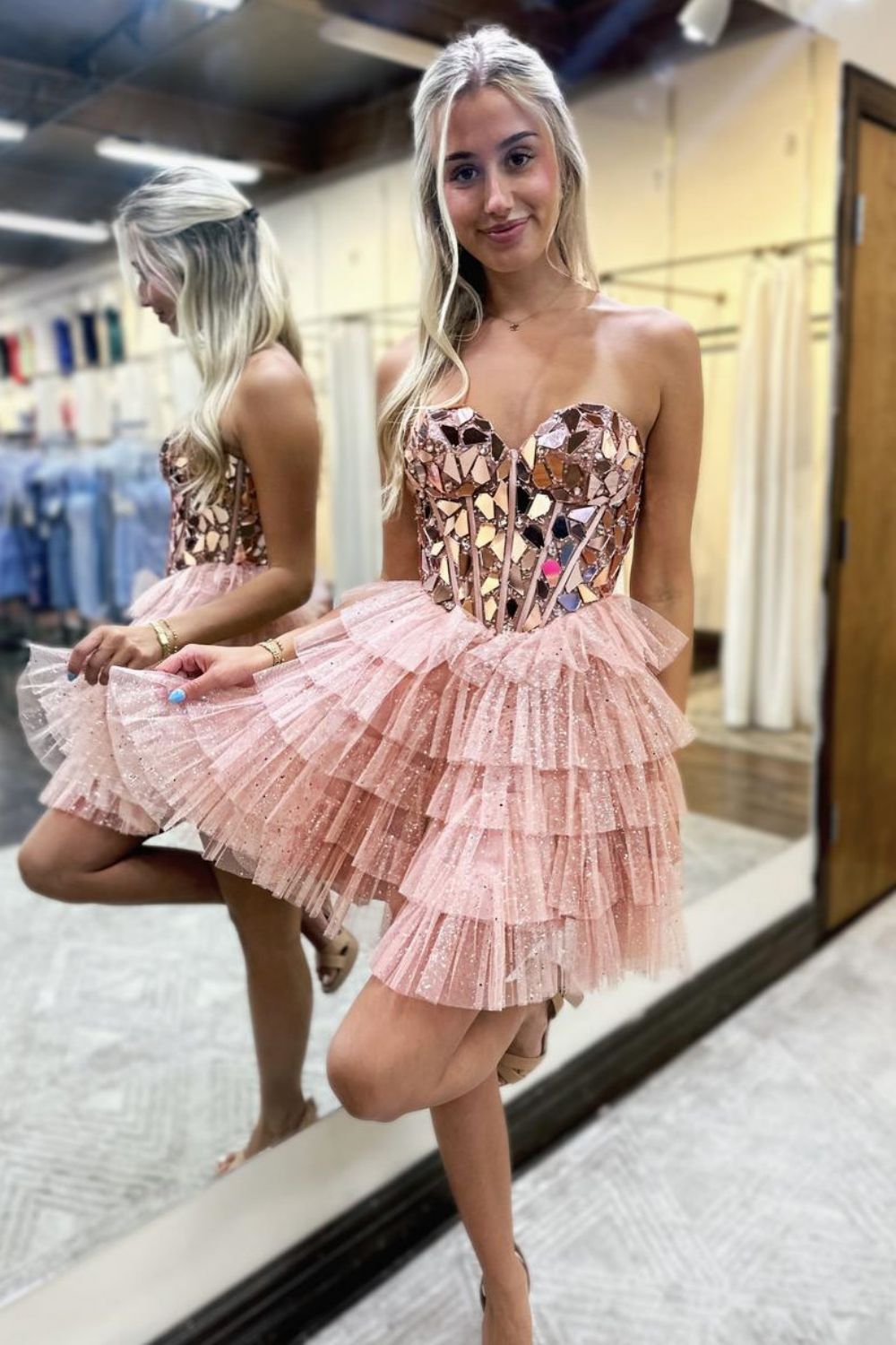 Luuvis Women Gorgeous A-Line Sweetheart Short Tiered Tulle Homecoming Dress with Mirror Luuvis Women Gorgeous A-Line Sweetheart Short Tiered Tulle Homecoming Dress with Mirror