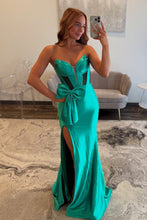 Load image into Gallery viewer, Stylish Mermaid Sweetheart Green Corset Prom Dress with Bowknot Beading