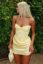 Load image into Gallery viewer, Chic Sheath Sweetheart Light Pink Corset Homecoming Dress with Criss Cross Back