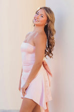 Load image into Gallery viewer, Sweet A Line Strapless Light Pink Short Homecoming Dress with Bowknot