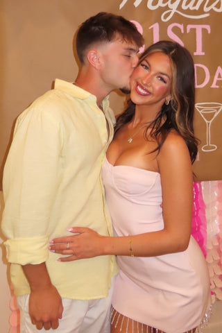 Pretty Bodycon Sweetheart Light Pink Short Homecoming Dress with Beading