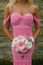 Load image into Gallery viewer, Pretty Mermaid Off the Shoulder Pink Long Prom Dress with Ruched