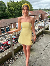 Load image into Gallery viewer, Pretty Sheath Strapless Yellow Satin Short Homecoming Dress with Bowknot
