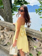 Load image into Gallery viewer, Pretty Sheath Strapless Yellow Satin Short Homecoming Dress with Bowknot
