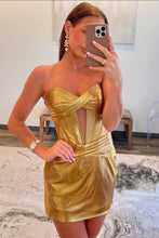 Load image into Gallery viewer, Royal Blue Sweetheart Short Tight Metallic Homecoming Dress
