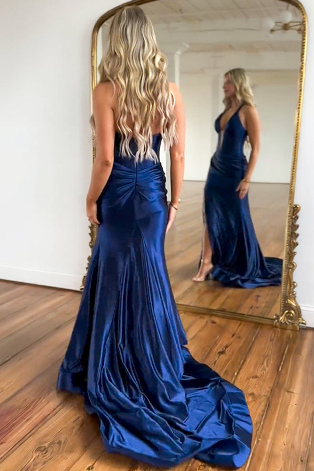 Sexy Mermaid Halter Sequins Red Long Prom Dresses main image 1