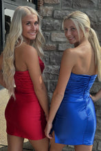 Load image into Gallery viewer, Simple Mermaid Sweetheart Short Satin Homecoming Dress With Pleating

