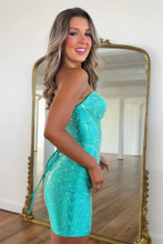 Load image into Gallery viewer, Sparkly Bodycon Sweetheart Light Green Short Homecoming Dress with Beading