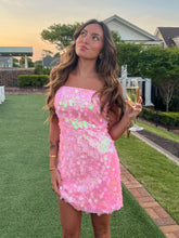 Load image into Gallery viewer, Sparkly Sheath Strapless Pink Sequins Short Homecoming Dress
