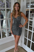 Load image into Gallery viewer, Sparkly Halter Neck Black Mini Pearl Homecoming Dress with Structured Corset Bodice