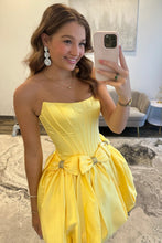 Load image into Gallery viewer, Strapless Satin Bubble Hem A-Line Homecoming Dress with Bow Accents

