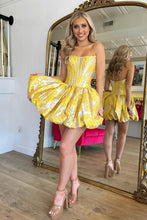 Load image into Gallery viewer, Stunning A Line Strapless Yellow Corset Homecoming Dress
